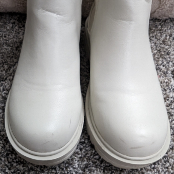 Soda Pilot Ankle Boots - Picture 5 of 9